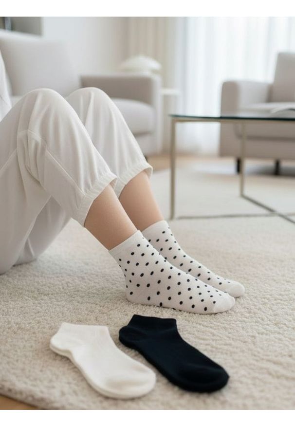 Sinsay - Zestaw krótkich skarpetek 3 pack - wielobarwny