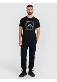 4f - 4F T-shirt regular z nadrukiem męski - czarny 3XL. Okazja: na co dzień. Kolor: czarny. Materiał: materiał, bawełna. Wzór: nadruk. Styl: klasyczny, casual