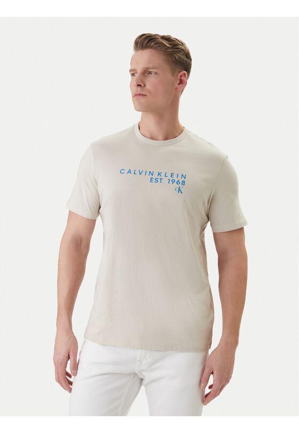 Calvin Klein Jeans T-Shirt LV04RF800G Beżowy Classic Fit. Kolor: beżowy. Materiał: bawełna