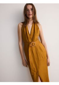 Reserved - Sukienka z ozdobną klamrą - brązowy. Kolor: brązowy. Materiał: len, wiskoza #1
