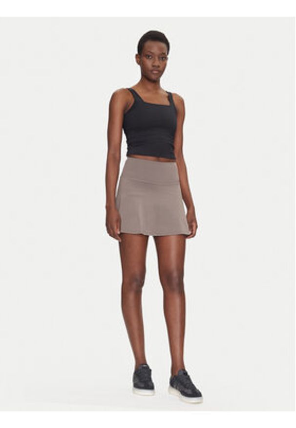 GIRLFRIEND COLLECTIVE - Girlfriend Collective Top Tommy 1045 Czarny Slim Fit. Kolor: czarny. Materiał: syntetyk