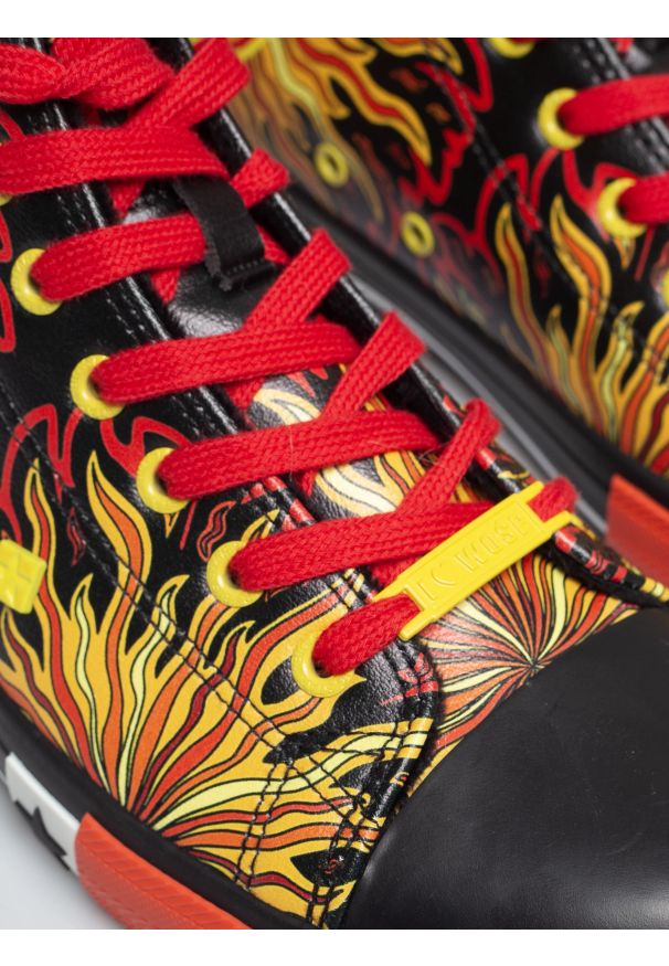 Big-Star - Trampki wysokie ze skóry ekologicznej z nadrukiem WOśP czarne TT174401 906. Okazja: na spacer. Zapięcie: pasek. Kolor: czarny. Materiał: skóra ekologiczna. Wzór: nadruk. Styl: wizytowy