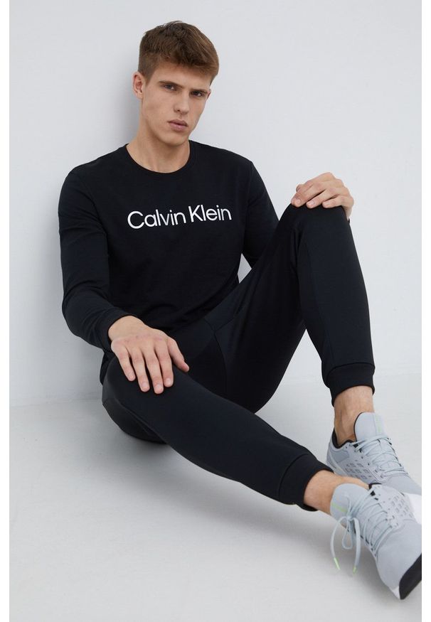 Calvin Klein Underwear bluza męska kolor czarny z nadrukiem. Okazja: na co dzień. Kolor: czarny. Materiał: tkanina, poliester. Wzór: nadruk. Styl: casual