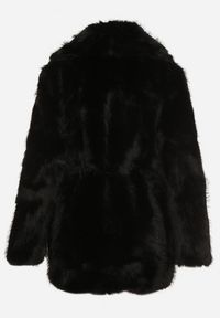 Born2be - Czarna Kurtka Futerko o Prostym Kroju z Cienkim Wiązanym Paskiem Casatte. Okazja: do pracy, na spotkanie biznesowe. Typ kołnierza: golf. Kolor: czarny. Materiał: futro. Wzór: aplikacja. Styl: biznesowy #4