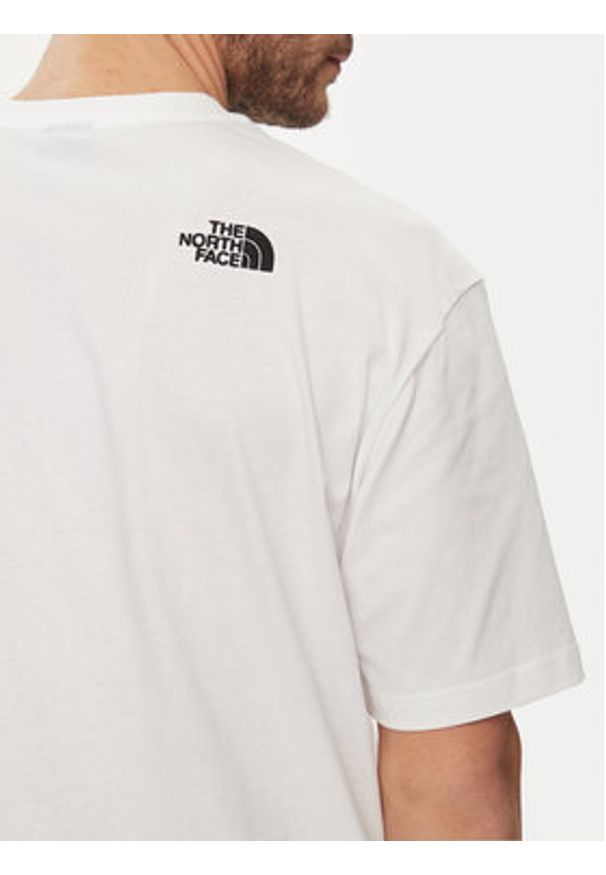The North Face T-Shirt Simple Dome NF0A87NR Biały Oversize. Kolor: biały. Materiał: bawełna