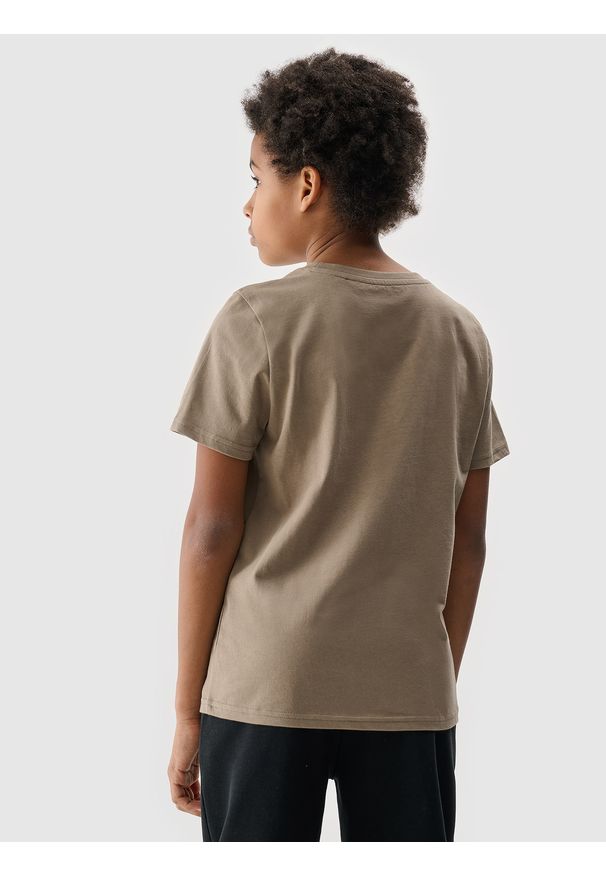 4f - 4F T-shirt z nadrukiem chłopięcy - beżowy 122 (6-7 lat). Okazja: na co dzień. Kolor: beżowy. Materiał: bawełna, jersey, dzianina. Długość rękawa: krótki rękaw. Długość: krótkie. Wzór: nadruk. Sezon: lato. Styl: sportowy, klasyczny, casual, street