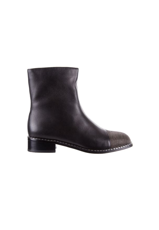 Botki Sca'viola F-93 Black, Czarny, Skóra naturalna. Okazja: na co dzień. Nosek buta: okrągły. Zapięcie: zamek. Kolor: czarny. Szerokość cholewki: normalna. Wzór: aplikacja. Materiał: skóra. Obcas: na obcasie. Styl: klasyczny, casual, rockowy. Wysokość obcasa: średni