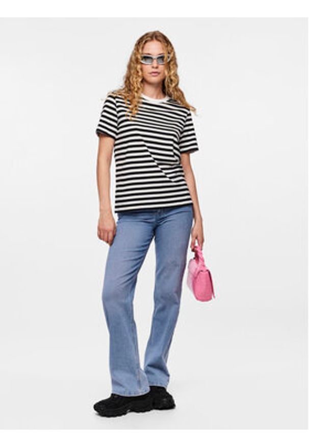 Pieces T-Shirt Ria 17146339 Czarny Regular Fit. Kolor: czarny. Materiał: bawełna