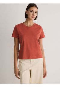 Reserved - T-shirt z bawełnianej tkaniny - miedziany. Kolor: brązowy. Materiał: bawełna, tkanina #1