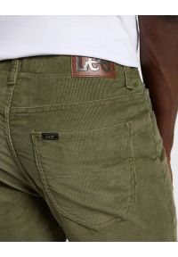 Lee - MESKIE SPODNIE MATERIALOWE LEE SLIM FIT MVP MERCANTILE GREEN 112355849 #3