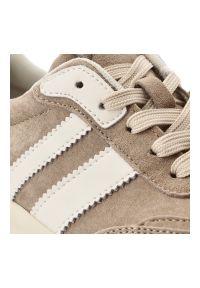 Sneakersy damskie S.Barski, cholewka skóra naturalna zamszowa kontrastowe panele wiązanie klasyczne fason niski zaokrąglony nosek masywna wizualnie p. Okazja: na co dzień. Zapięcie: sznurówki. Kolor: beżowy. Materiał: zamsz, skóra. Szerokość cholewki: normalna. Wzór: aplikacja. Styl: klasyczny #6