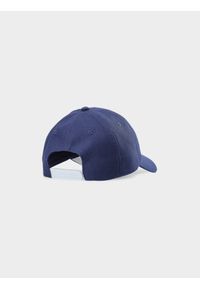 4f - Czapka z daszkiem snapback uniseks - granatowa. Kolor: niebieski. Materiał: bawełna, materiał. Wzór: haft. Sezon: lato. Styl: sportowy, casual, klasyczny