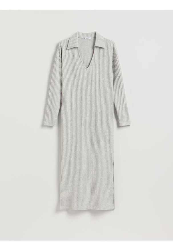 Reserved - Dzianinowa sukienka z wiskozą - jasnoszary. Kolor: szary. Materiał: dzianina, wiskoza. Typ sukienki: proste
