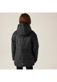 Regatta - Rurie Dziecięca kurtka turystyczna z przegrodami. Kolor: czarny. Styl: sportowy, młodzieżowy. Sport: turystyka piesza #2