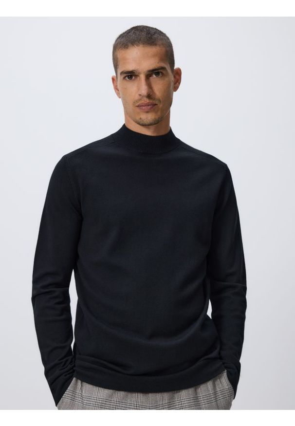 Reserved - Sweter z wiskozą - czarny. Kolor: czarny. Materiał: wiskoza