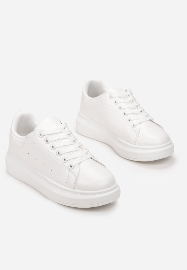 Born2be - Białe Sneakersy na Grubej Podeszwie Hypnotic. Okazja: na co dzień, na spacer. Kolor: biały. Materiał: dresówka. Sezon: lato. Sport: turystyka piesza