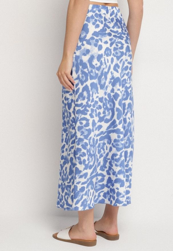 Born2be - Niebieska Wiskozowa Spódnica w Panterkę z Wysokim Stanem Fevelisse. Okazja: na co dzień. Stan: podwyższony. Kolor: niebieski. Materiał: wiskoza. Wzór: motyw zwierzęcy. Styl: casual, elegancki, klasyczny