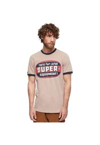 T-shirt Superdry z kontrastowym kołnierzem i rękawami. Kolor: różowy. Materiał: bawełna. Długość rękawa: krótki rękaw. Długość: krótkie #1