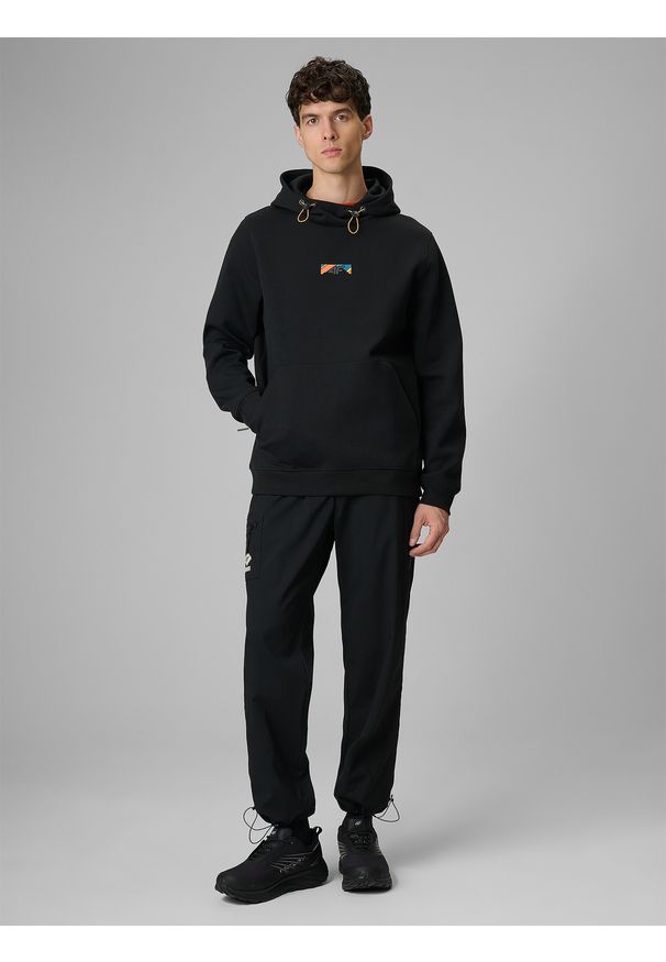 4f - 4F Bluza dresowa regular z kapturem męska - czarna L. Okazja: na co dzień. Typ kołnierza: kaptur. Kolor: czarny. Materiał: dresówka. Styl: casual, sportowy