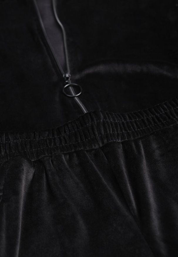 Renee - Czarny Komplet Dresowy z Welurowej Dzianiny Szerokie Spodnie i Krótka Bluza Avilti. Kolor: czarny. Materiał: welur, dresówka, dzianina