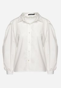 Born2be - Biała Bawełniana Koszula z Ażurowymi Wstawkami i Bufiastymi Rękawami Lavandia. Kolor: biały. Materiał: bawełna. Wzór: ażurowy. Styl: klasyczny, elegancki #4