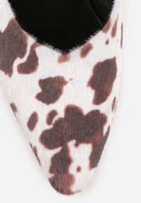 Born2be - Brązowo-Białe Czółenka Vices w Krowie Łaty na Klepsydrze z Wkładką ze Skóry Naturalnej Dodvira. Okazja: na randkę, na spotkanie biznesowe, na ślub cywilny, do pracy, na wesele. Kolor: brązowy. Materiał: skóra. Obcas: na obcasie. Styl: biznesowy, elegancki, klasyczny. Wysokość obcasa: średni #2