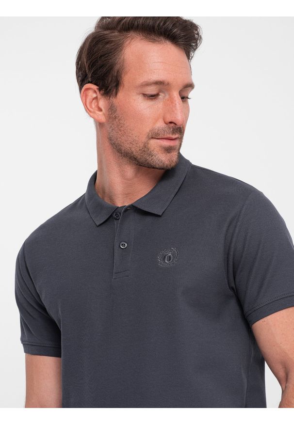 Ombre Clothing - Koszulka męska polo z dzianiny pique - grafitowy V3. Typ kołnierza: polo. Kolor: szary. Materiał: dzianina. Wzór: haft. Styl: klasyczny