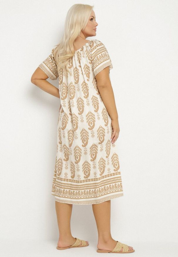 Born2be - Beżowa Wiskozowa Sukienka ze Wzorem Boho Ellivra. Okazja: na co dzień. Kolor: beżowy. Materiał: wiskoza. Wzór: aplikacja. Styl: boho