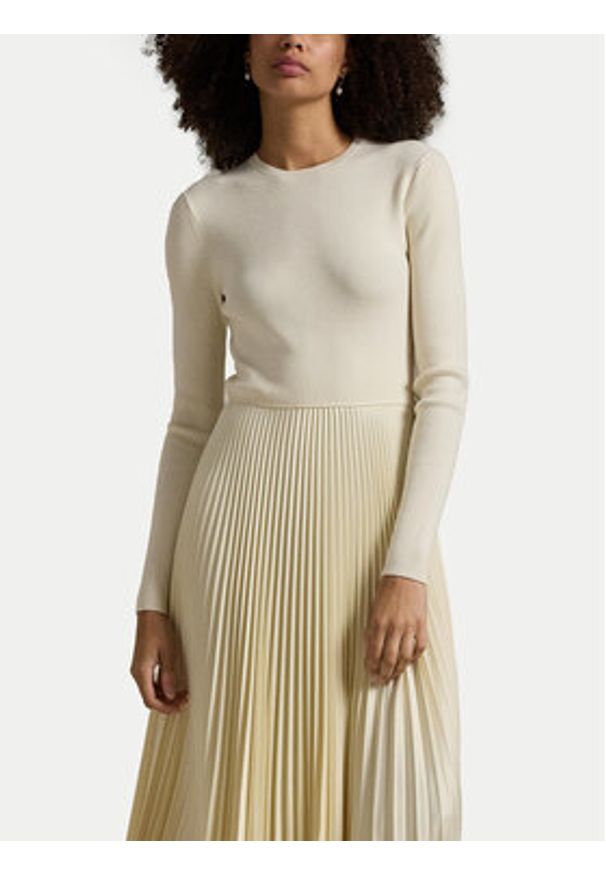 Polo Ralph Lauren Sukienka dzianinowa 211948693001 Écru Regular Fit. Typ kołnierza: polo. Kolor: kremowy. Materiał: syntetyk, wełna