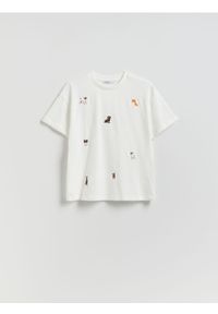 Reserved - Bawełniany T-shirt z haftem - biały. Kolor: biały. Materiał: bawełna. Wzór: haft #1