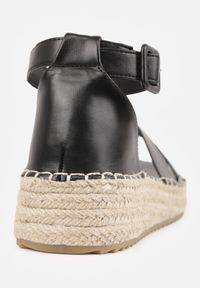 Renee - Czarne Sandały VICES na Platformie z Plecionką i Wycięciami Helimis. Zapięcie: sprzączka. Kolor: czarny. Materiał: koronka. Wzór: koronka. Sezon: lato. Obcas: na platformie #3