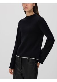 Reserved - Sweter z kontrastową lamówką - czarny. Kolor: czarny. Materiał: dzianina, wiskoza