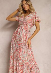 Renee - Czerwona Sukienka Boho z Metaliczną Nicią Kopertowym Dekoltem i Gumką w Talii Dilaria. Okazja: na imprezę, na co dzień. Typ kołnierza: dekolt kopertowy. Kolor: czerwony. Wzór: aplikacja. Typ sukienki: kopertowe. Styl: boho