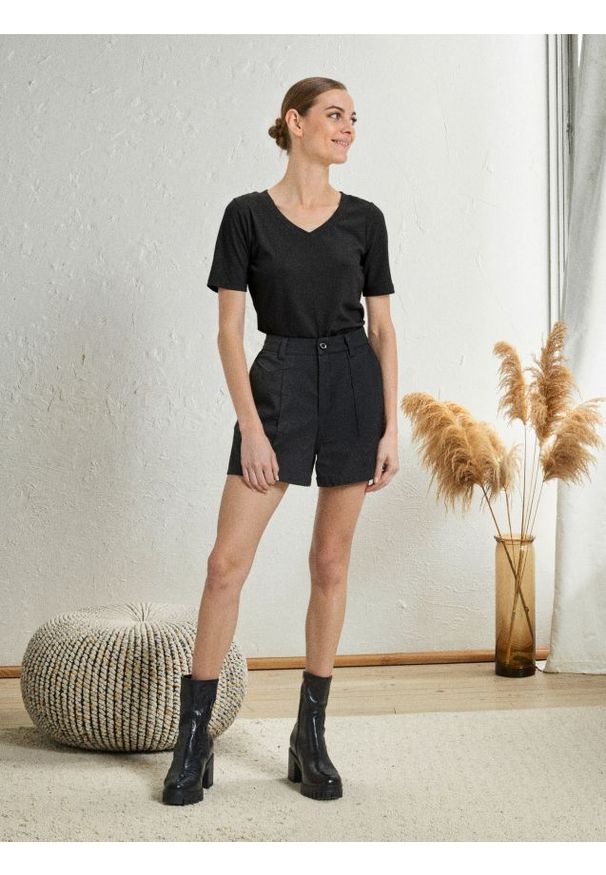 Sinsay - Koszulka z dekoltem V - czarny. Kolor: czarny