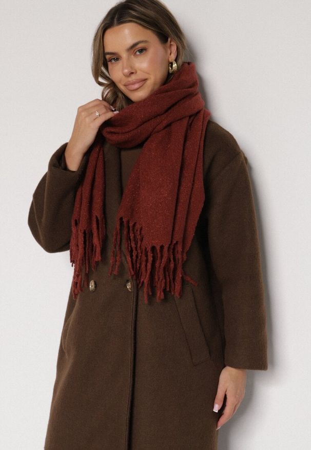 Born2be - Bordowy Klasyczny Szalik Zdobiony Frędzlami Vetilana. Okazja: do pracy. Kolor: czerwony. Materiał: jeans. Wzór: aplikacja. Styl: klasyczny