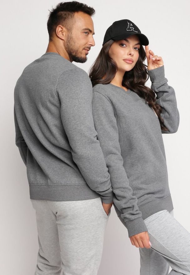 Born2be - Szara Bluza Zakładana Przez Głowę z Ozdobną Naszywką Aweara. Kolor: szary. Materiał: polar. Wzór: aplikacja. Styl: elegancki