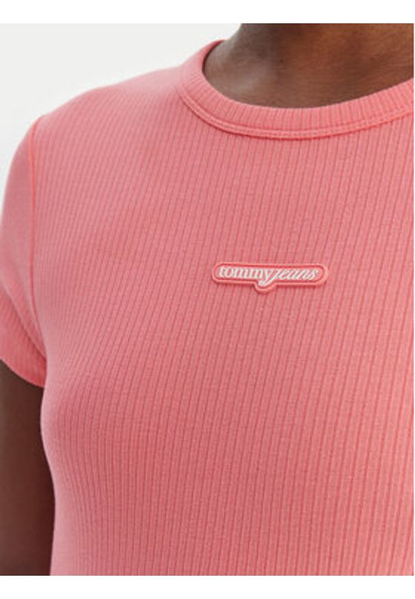 Tommy Jeans Sukienka codzienna DW0DW22339 Różowy Slim Fit. Okazja: na co dzień. Kolor: różowy. Materiał: wiskoza. Typ sukienki: proste. Styl: casual