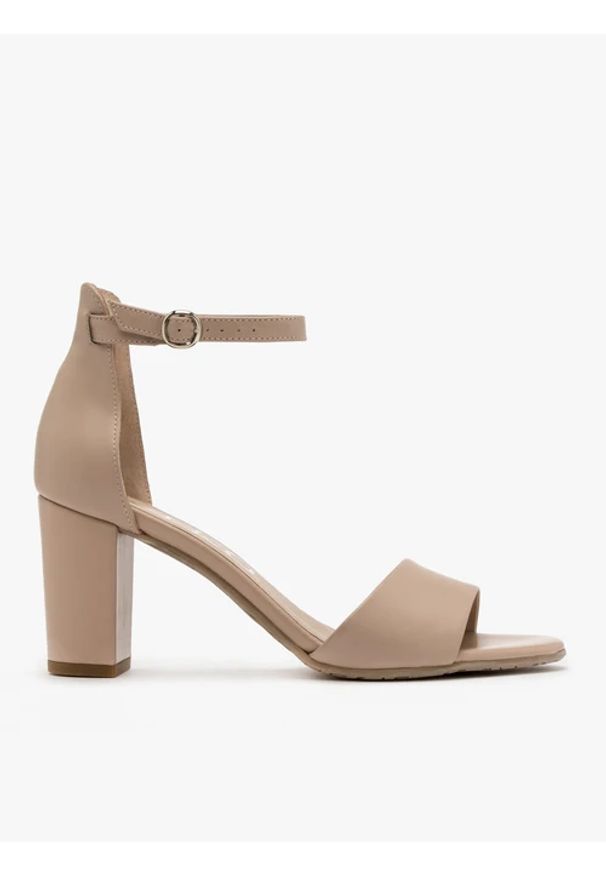 Ryłko - Beżowe sandały z zabudowaną piętą. Kolor: beżowy. Materiał: skóra. Obcas: na obcasie. Styl: street. Wysokość obcasa: średni