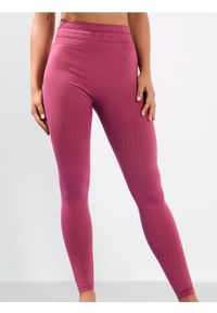 Sinsay - Legginsy sportowe z ozdobnym przeszyciem w pasie - różowy. Kolor: różowy. Styl: sportowy