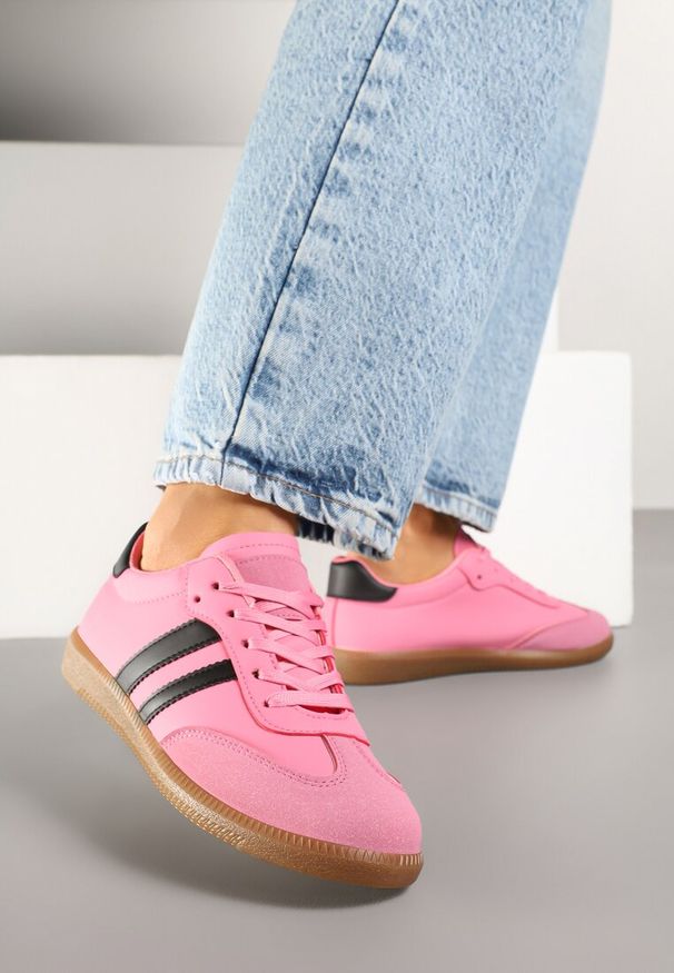 Renee - Różowe Sneakersy Sportowe Tenisówki z Modnymi Przeszyciami i Paskami Zarelna. Okazja: na co dzień. Zapięcie: pasek. Kolor: różowy