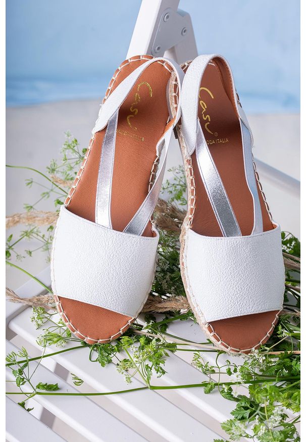Casu - Białe sandały espadryle płaskie z gumką casu sn20x5/w. Kolor: srebrny, biały, wielokolorowy