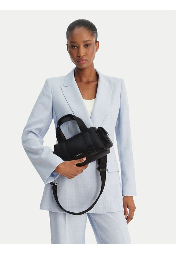 Calvin Klein Torebka Webbing Strap Pocket Bag LV04F3291G Czarny. Kolor: czarny. Materiał: skórzane