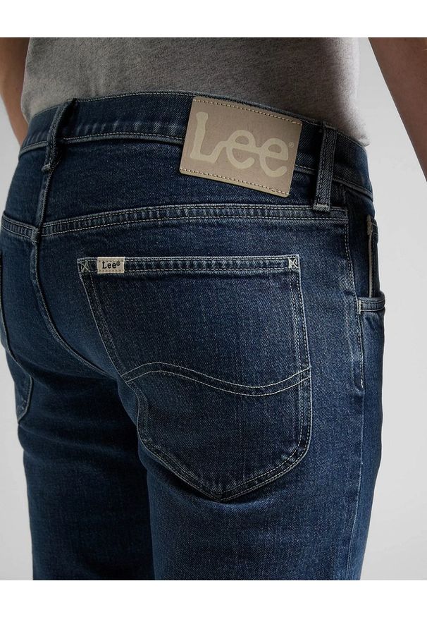 Lee - LEE DAREN BUTTON FLY MĘSKIE SPODNIE JEANSOWE MID NEWBERRY L706NICF 112145460