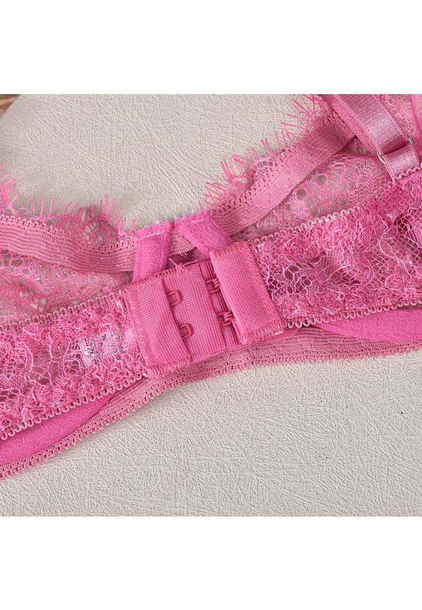 Intica - Komplet bielizny transparentnej z subtelnymi detalami Meglena. Kolor: biały. Materiał: materiał. Wzór: aplikacja