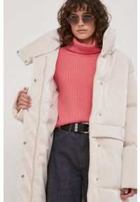 Calvin Klein Jeans kurtka damska kolor beżowy zimowa oversize. Kolor: beżowy. Sezon: zima #4