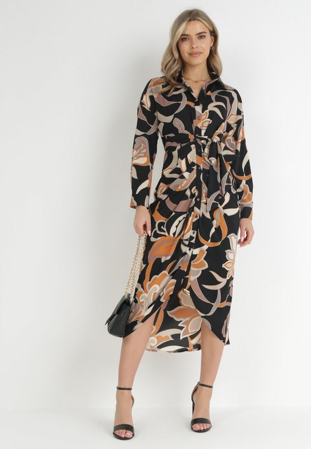 Born2be - Czarna Sukienka Koszulowa Amathedeia. Okazja: na spacer. Kolor: czarny. Materiał: materiał. Długość rękawa: długi rękaw. Wzór: aplikacja, kwiaty. Sezon: lato. Typ sukienki: koszulowe. Długość: midi