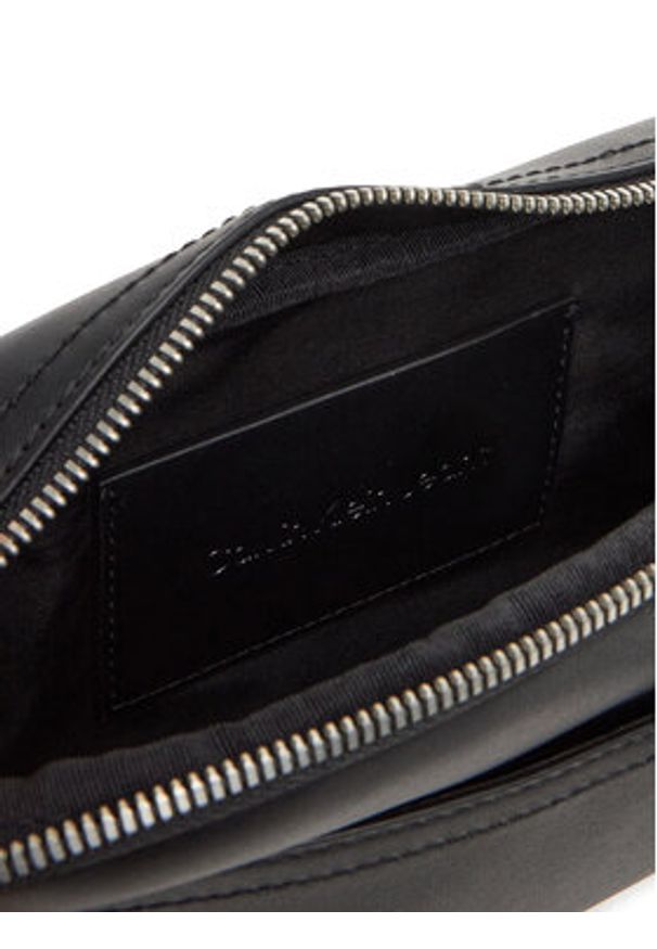Calvin Klein Jeans Saszetka Mono Logo Camera Bag 22 LV04G3015G Czarny. Kolor: czarny. Materiał: skóra