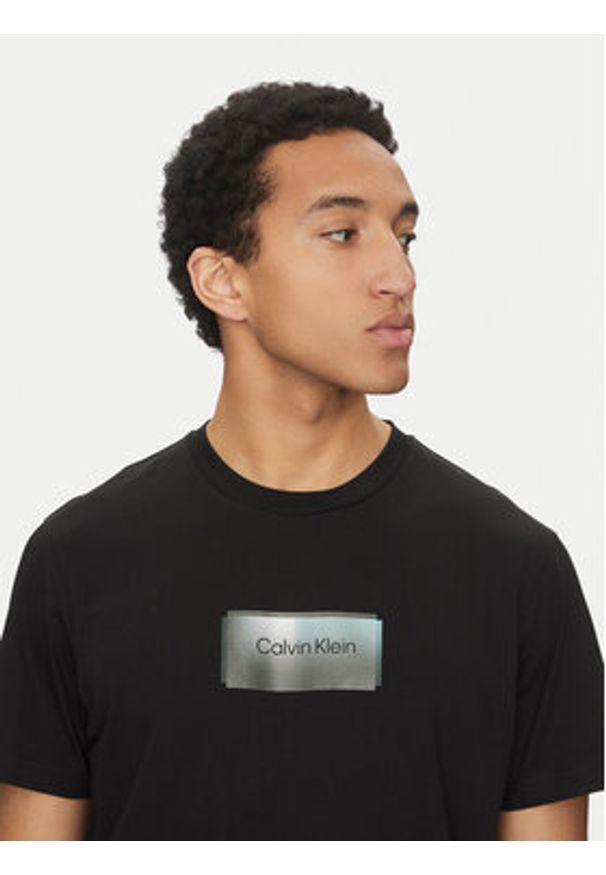 Calvin Klein T-Shirt K10K114174 Czarny Regular Fit. Kolor: czarny. Materiał: bawełna