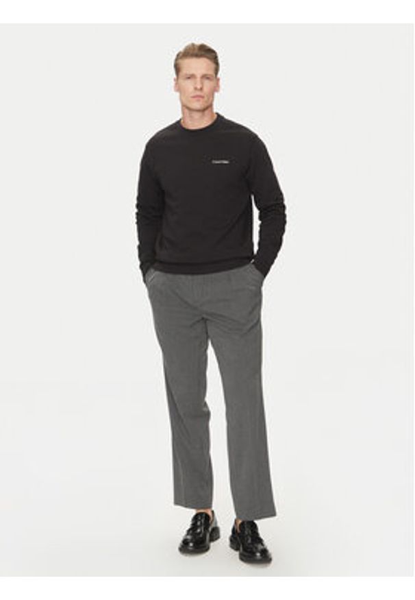 Calvin Klein Bluza Linear Box Logo K10K114259 Czarny Regular Fit. Kolor: czarny. Materiał: bawełna