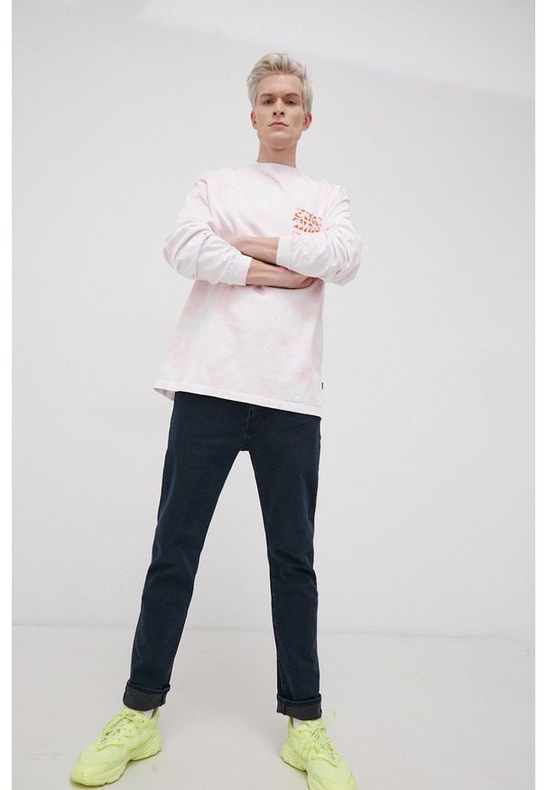Dr. Denim Bluza bawełniana męska kolor różowy z nadrukiem. Okazja: na co dzień. Kolor: różowy. Materiał: denim, bawełna. Wzór: nadruk. Styl: casual